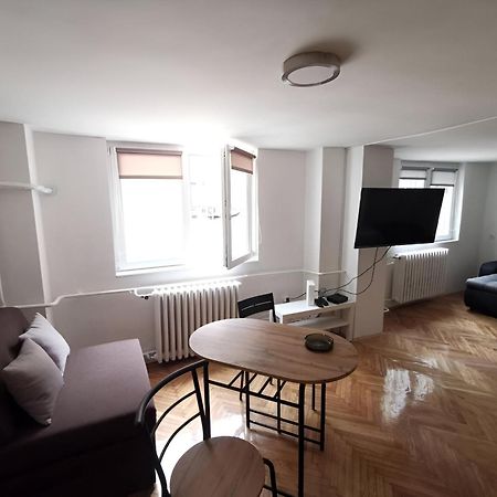 Nov Apartman U Mirnoj Ulici U Centru Beograda Екстериор снимка